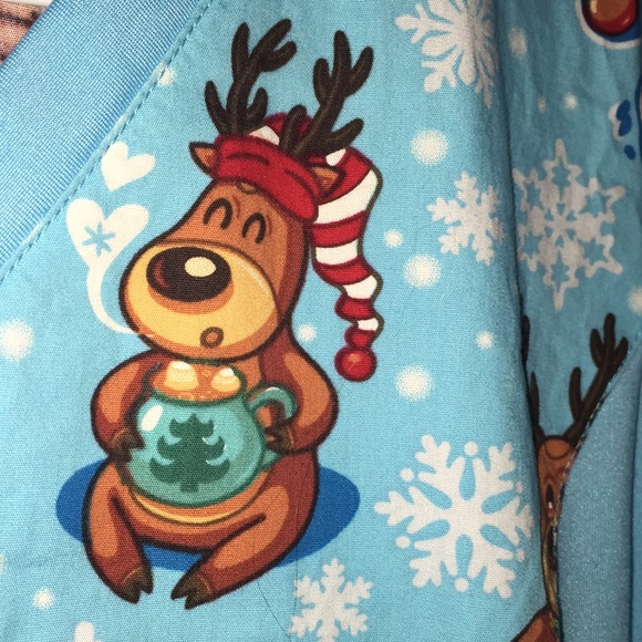 Ladies Scrub Top Reindeer Christmas Holiday Size Small - Picture 2 of 7